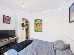 BEDROOM- click for photo gallery